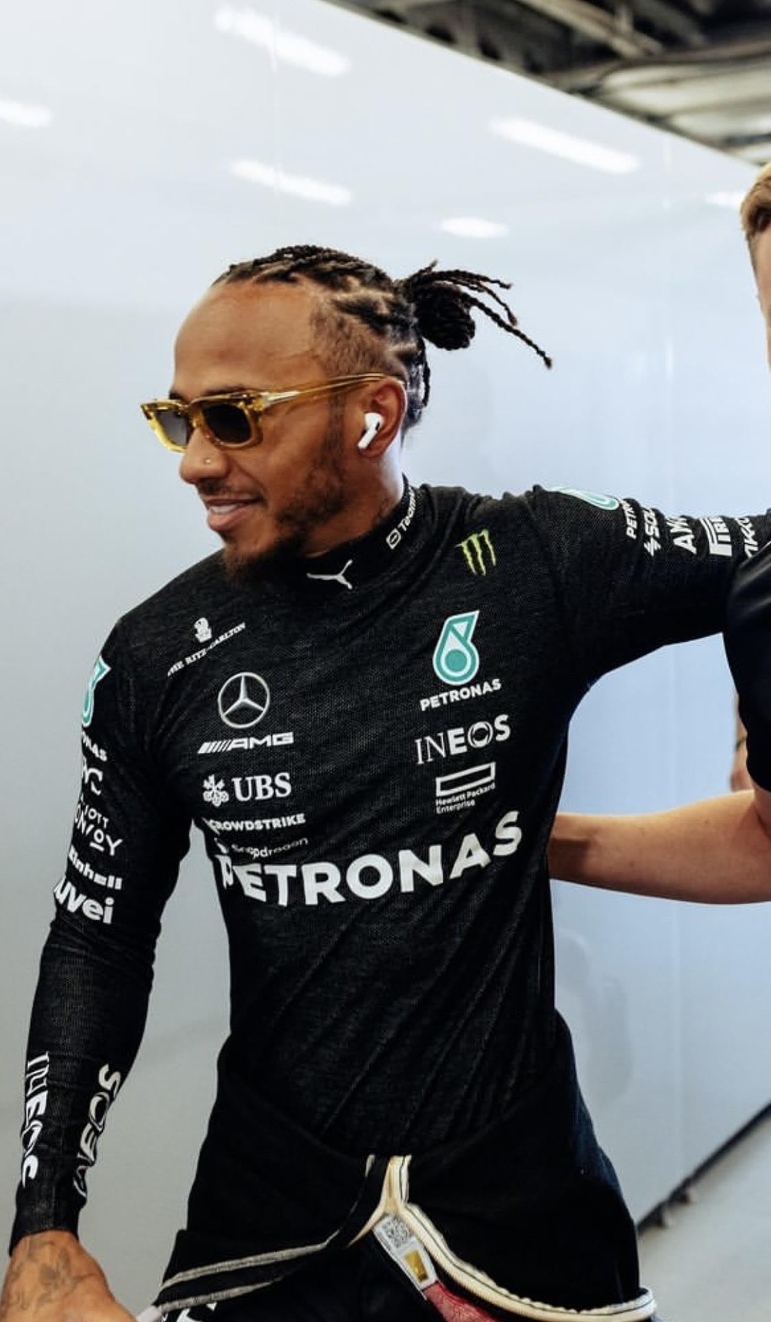 Lewis Hamilton breaks social media silence with new haircut after F1  heartbreak - Daily Star